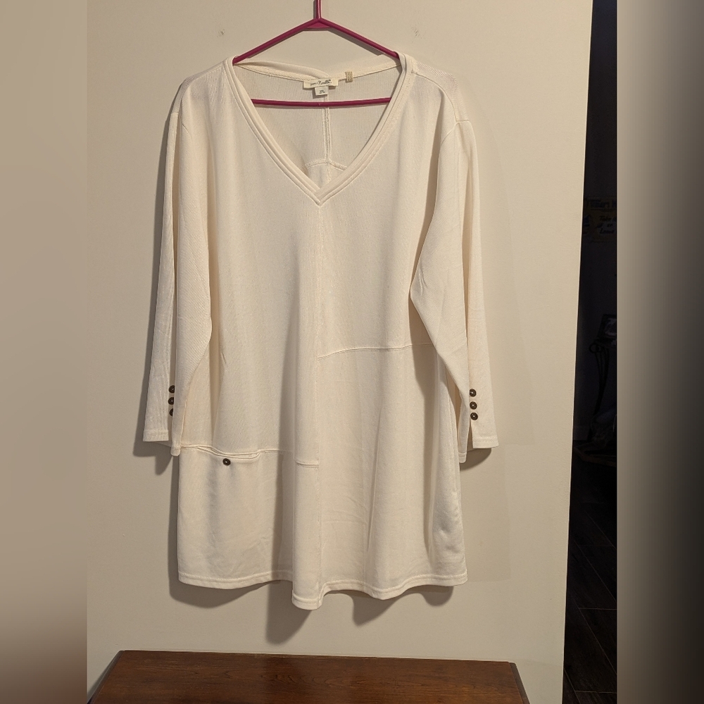 Simply Noelle  Cream Coloured tunic top. XXL (16-18). Block Design. V Neck.